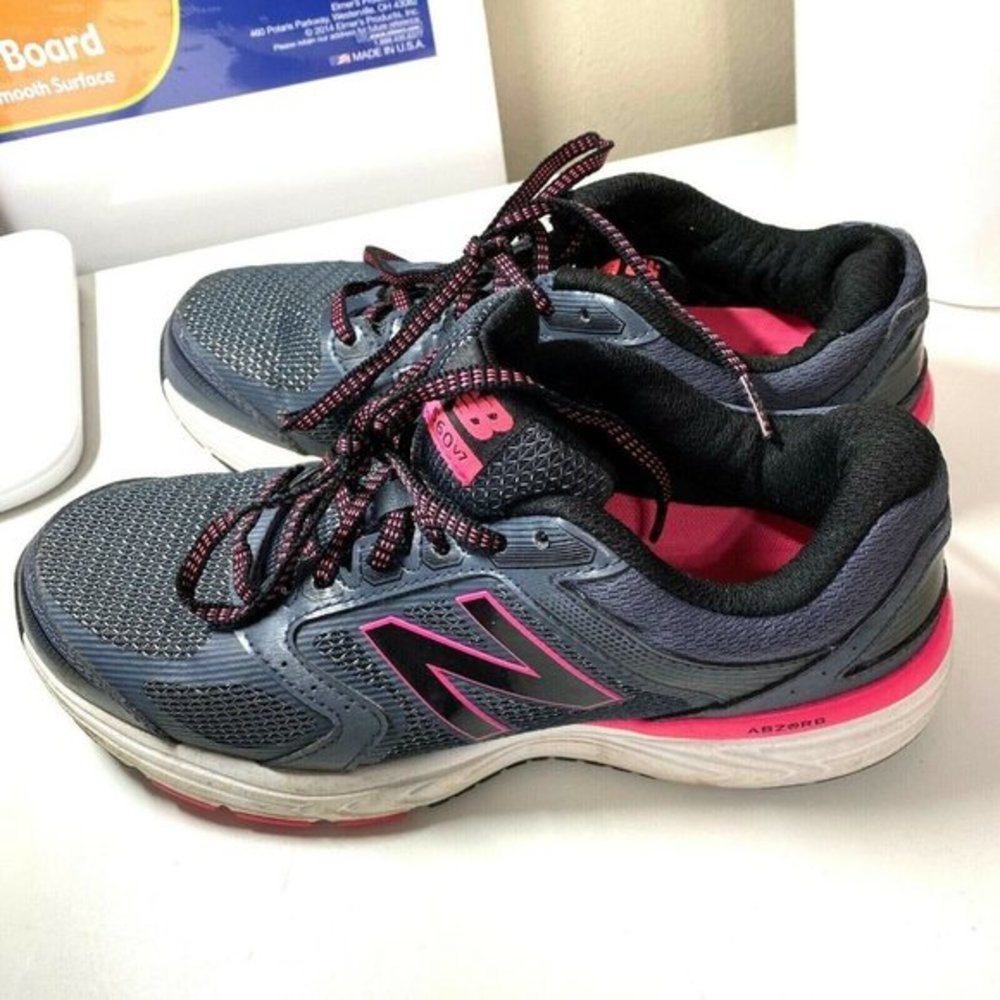 New Balance 560v7 Pink Gray Running Shoes‎ Size 8.5